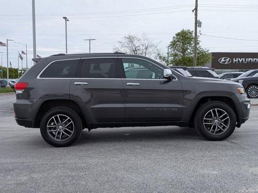 Granite Crystal Metallic Clearcoat 2018 Jeep Grand Cherokee Limited