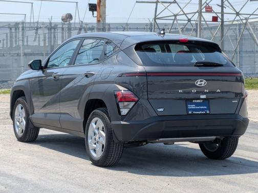2025 Hyundai KONA SE