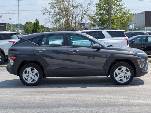 2025 Hyundai KONA SE