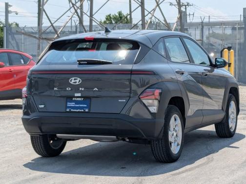 2025 Hyundai KONA SE