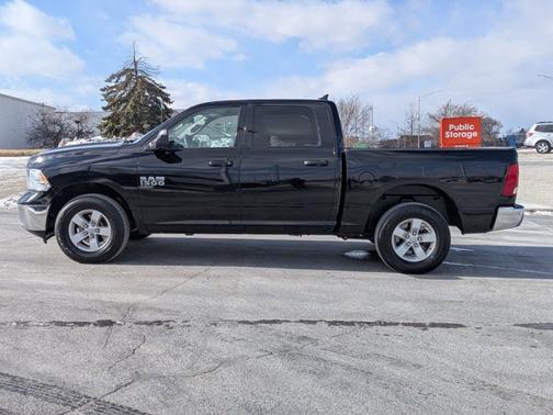 2023 RAM 1500 SLT