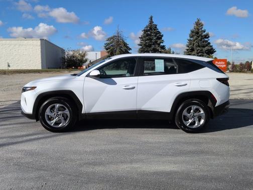 2024 Hyundai TUCSON SE