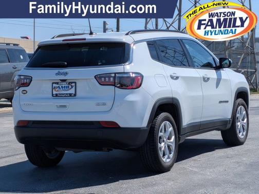 Bright White Clearcoat 2024 Jeep Compass Latitude