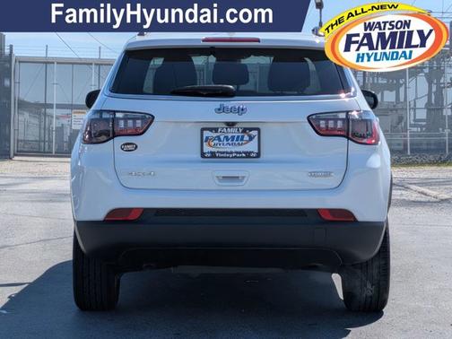 Bright White Clearcoat 2024 Jeep Compass Latitude