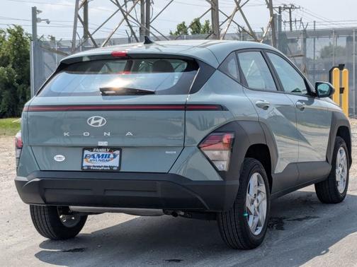 2025 Hyundai KONA SE