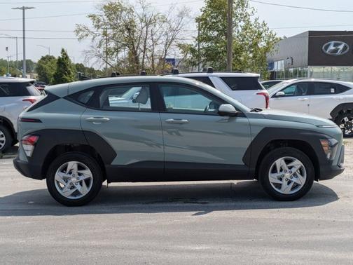 2025 Hyundai KONA SE