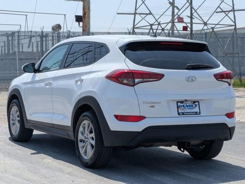 2017 Hyundai TUCSON SE