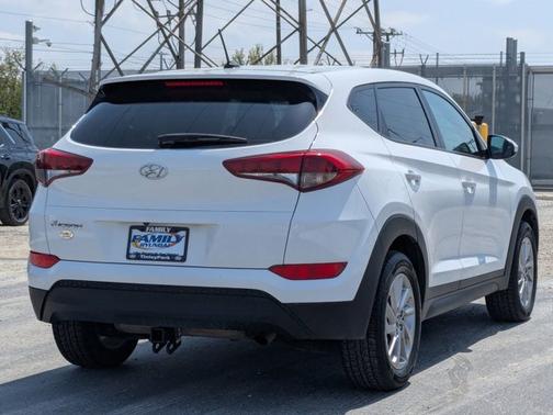 2017 Hyundai TUCSON SE