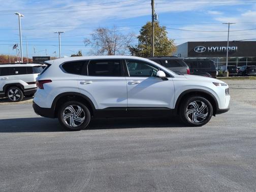 2023 Hyundai SANTA FE SE
