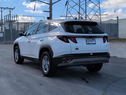 2025 Hyundai TUCSON SE