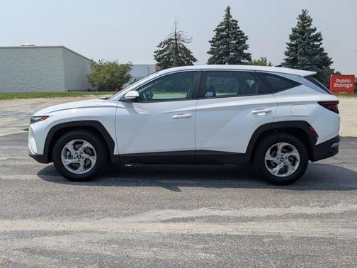 2022 Hyundai TUCSON SE
