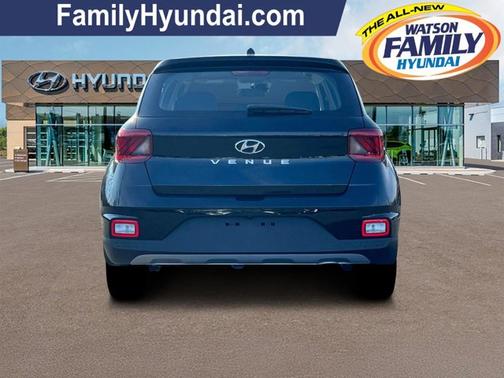 Onyx Black 2025 Hyundai VENUE SE