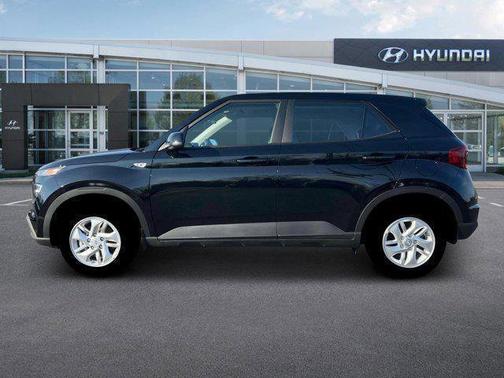 2025 Hyundai VENUE SE