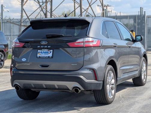 2023 Ford Edge Titanium