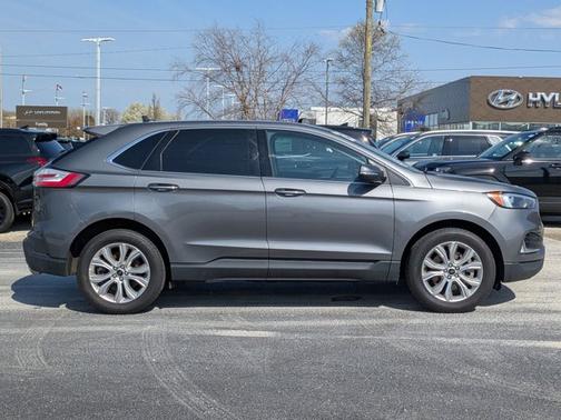 2023 Ford Edge Titanium