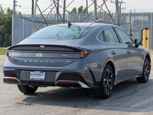 2025 Hyundai SONATA SEL