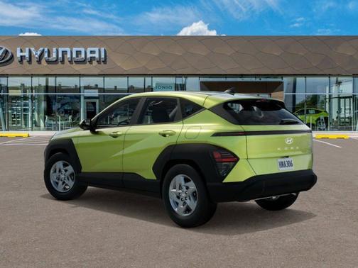 2025 Hyundai KONA SE