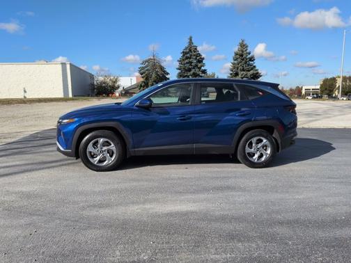 2023 Hyundai TUCSON SE