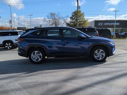 2023 Hyundai TUCSON SE