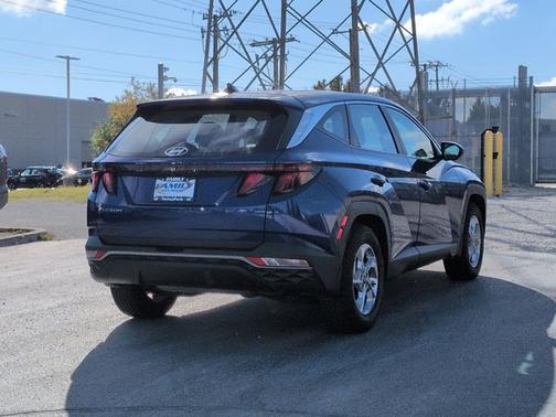2023 Hyundai TUCSON SE