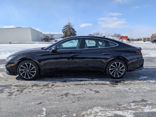 2023 Hyundai SONATA Limited
