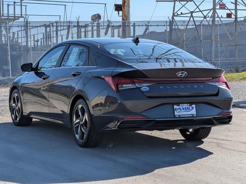 2021 Hyundai ELANTRA SEL