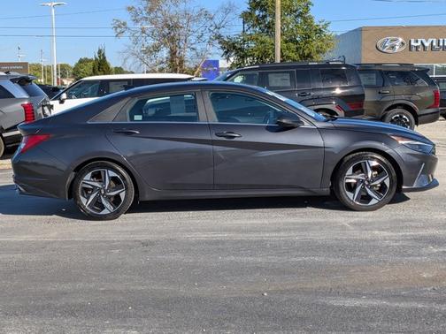 2021 Hyundai ELANTRA SEL