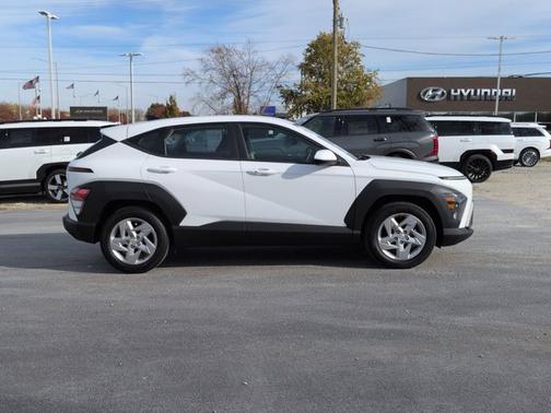 2024 Hyundai KONA SE