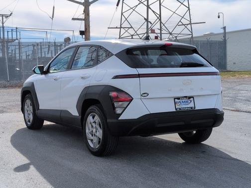 2024 Hyundai KONA SE