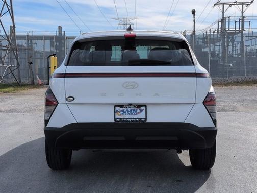 2024 Hyundai KONA SE