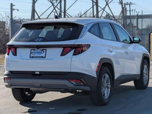 2025 Hyundai TUCSON SE
