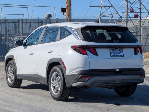 2025 Hyundai TUCSON SE
