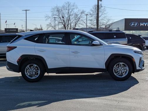 2025 Hyundai TUCSON SE