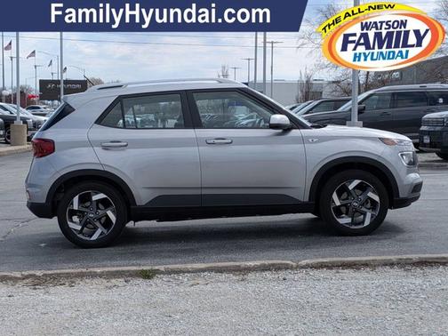 Shimmering Silver 2025 Hyundai VENUE SEL
