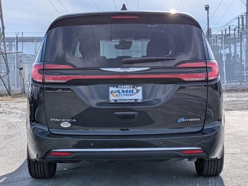 2024 Chrysler Pacifica Hybrid Select