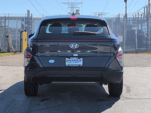 2025 Hyundai KONA SE