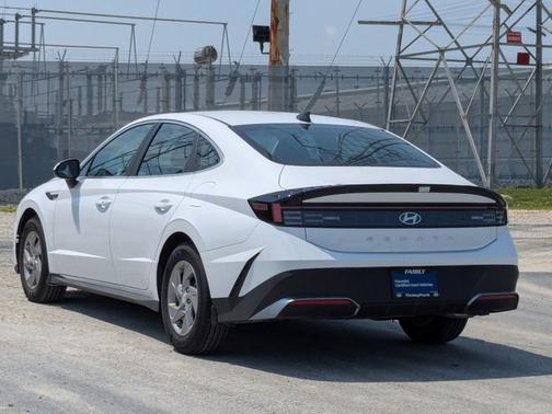 2025 Hyundai SONATA SE