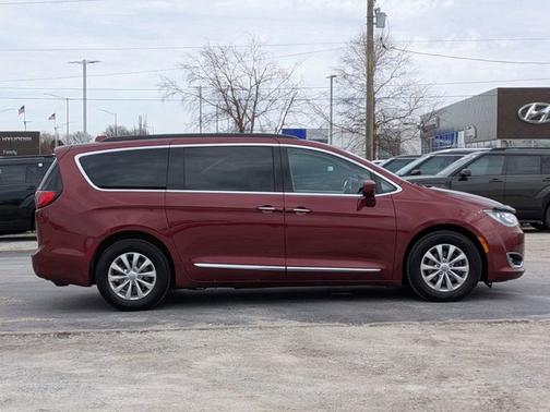 Velvet Red Pearlcoat 2017 Chrysler Pacifica Touring-L