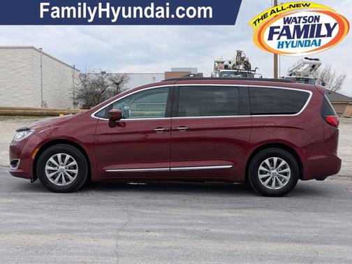Velvet Red Pearlcoat 2017 Chrysler Pacifica Touring-L