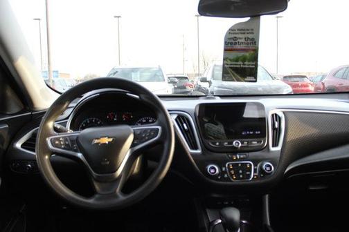 2022 Chevrolet Malibu FWD LT