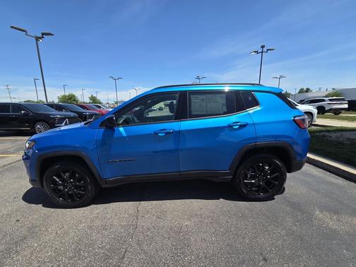 Hydro Blue Pearlcoat 2026 Jeep Compass Latitude