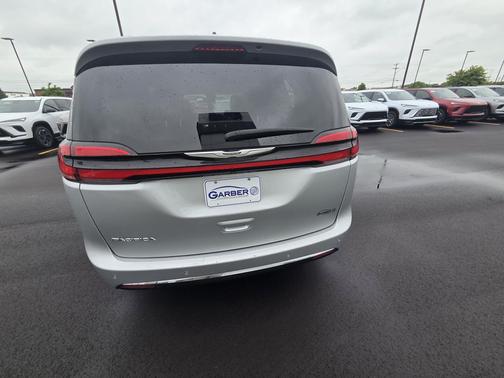 Silver Mist Clearcoat 2024 Chrysler Pacifica Touring L