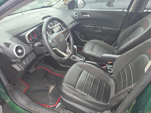 Ivy Metallic 2018 Chevrolet Sonic Premier