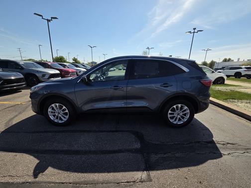 Blue Metallic 2020 Ford Escape SE