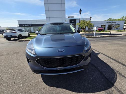 Blue Metallic 2020 Ford Escape SE