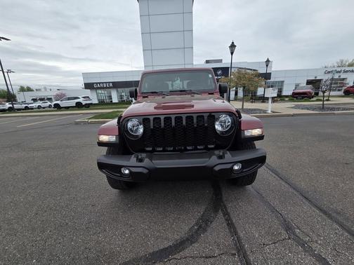 Snazzberry Pearlcoat 2021 Jeep Gladiator Willys 4x4
