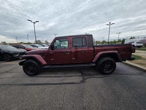 Snazzberry Pearlcoat 2021 Jeep Gladiator Willys 4x4
