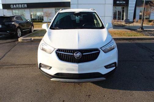 Summit White 2018 Buick Encore Preferred II