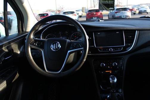 Summit White 2018 Buick Encore Preferred II