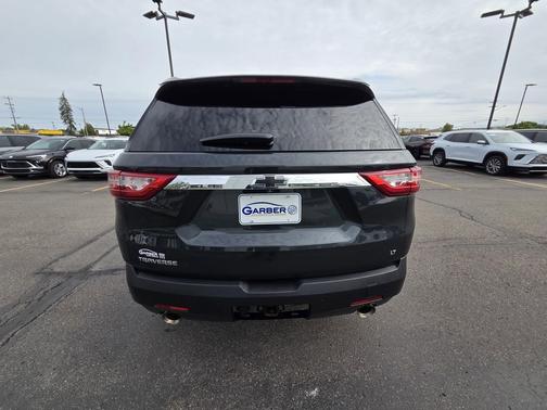 Graphite Metallic 2020 Chevrolet Traverse LT Cloth